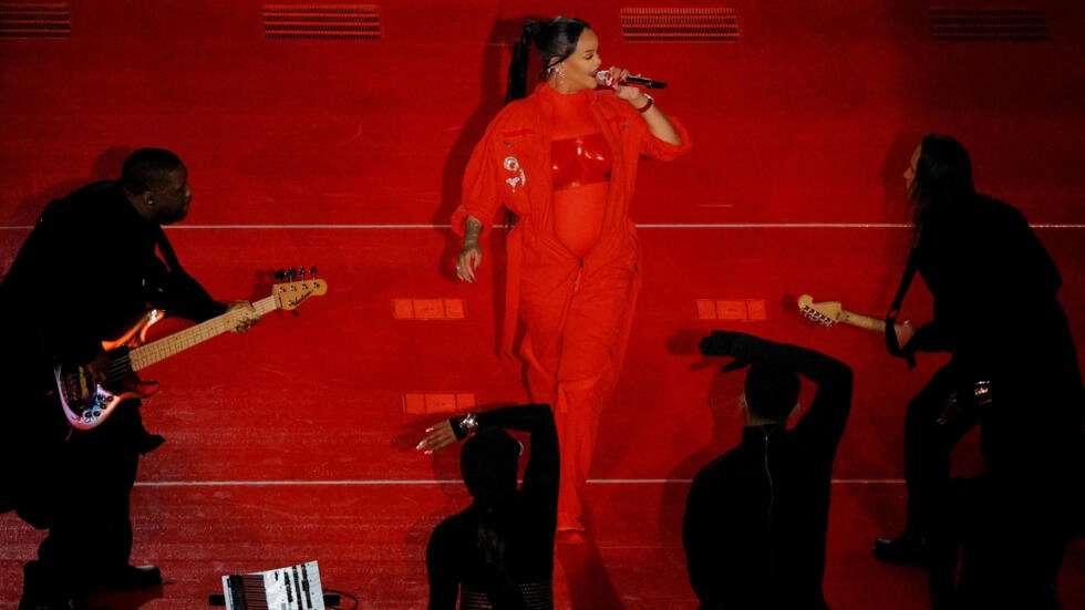 Rihanna makes dazzling return to stage in Super Bowl half-time performance